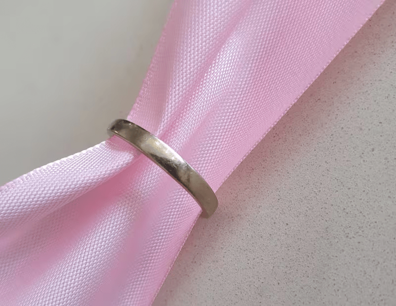 Warum verfärbt sich Weißgold? - BREEDIA